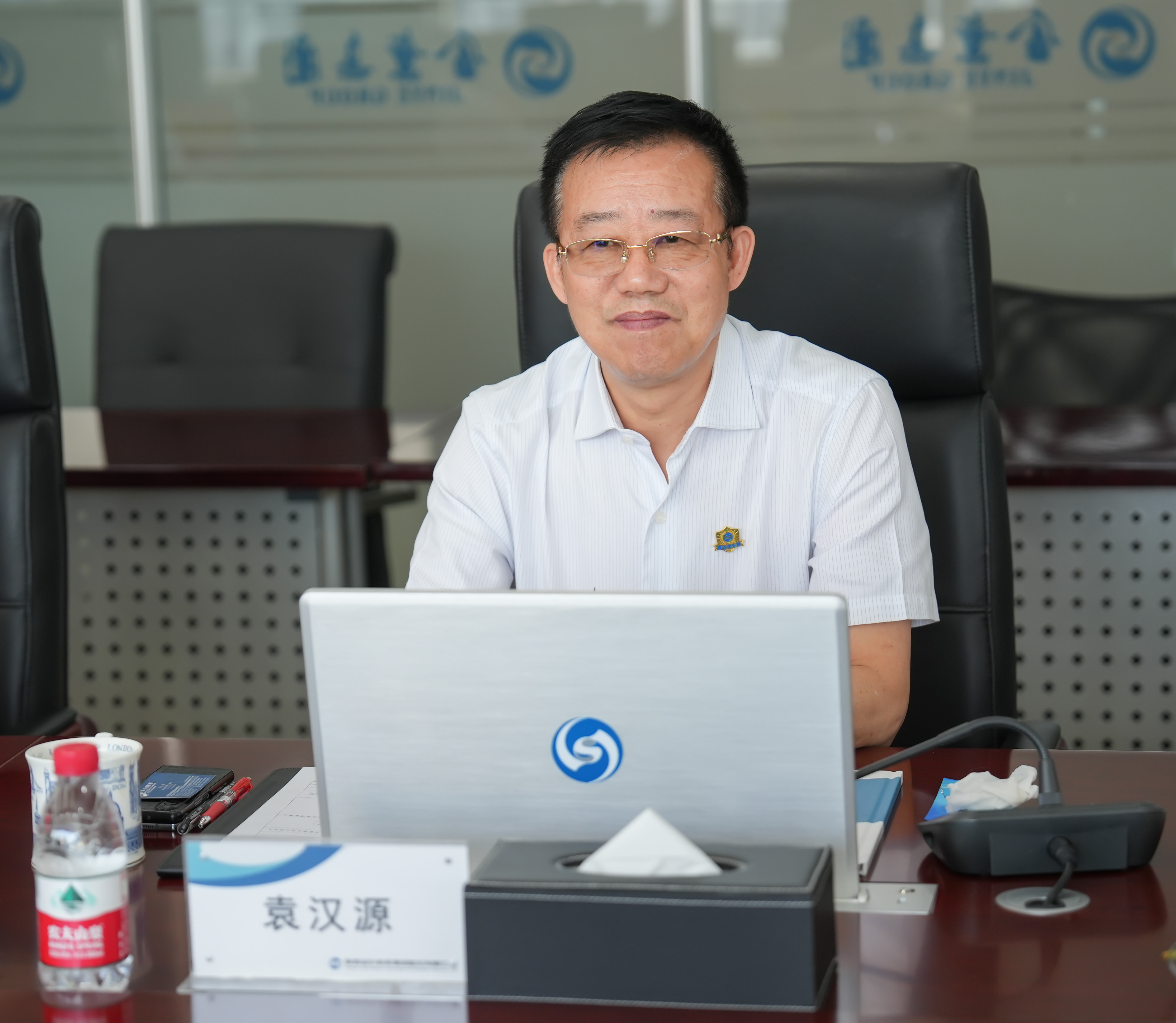 “金叶灿灿 一路向阳”——当阳市委常委、副市长丁双全一行莅临集团公司考察交流